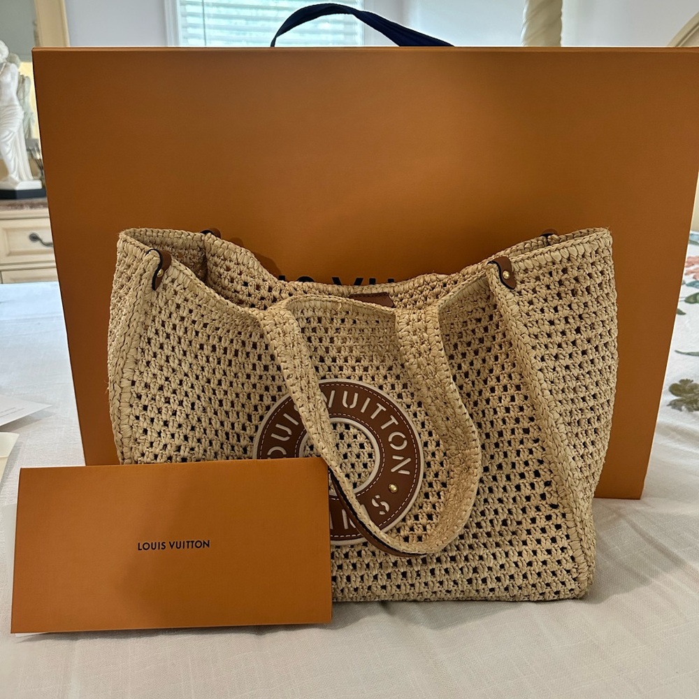 AUTHENTIC Louis Vuitton Totes Raffia On the go MM